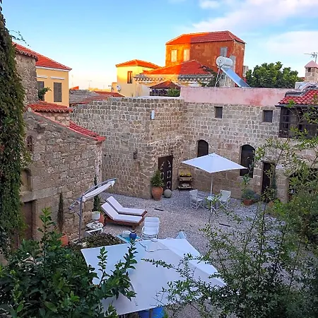Готель Saint Artemios Boutique 4*