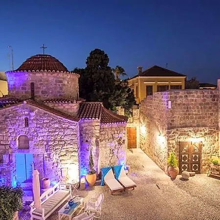 Готель Saint Artemios Boutique