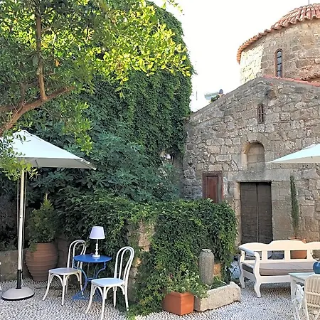 Saint Artemios Boutique Готель 4*